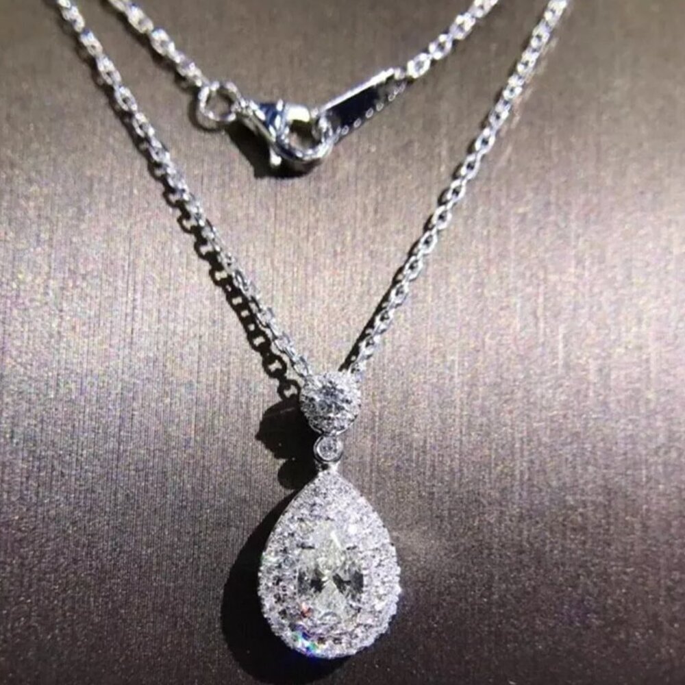 NEW 18k White Gold Diamond Necklace Teardrop Pear Cut Diamond Pendant